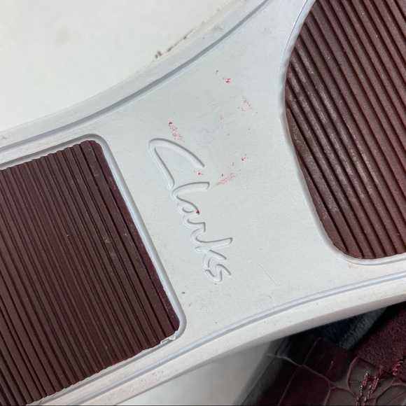 Clarks Glove Candy Slip On Burgundy Sneaker/ Loafer Size 7 - Picture 8 of 8